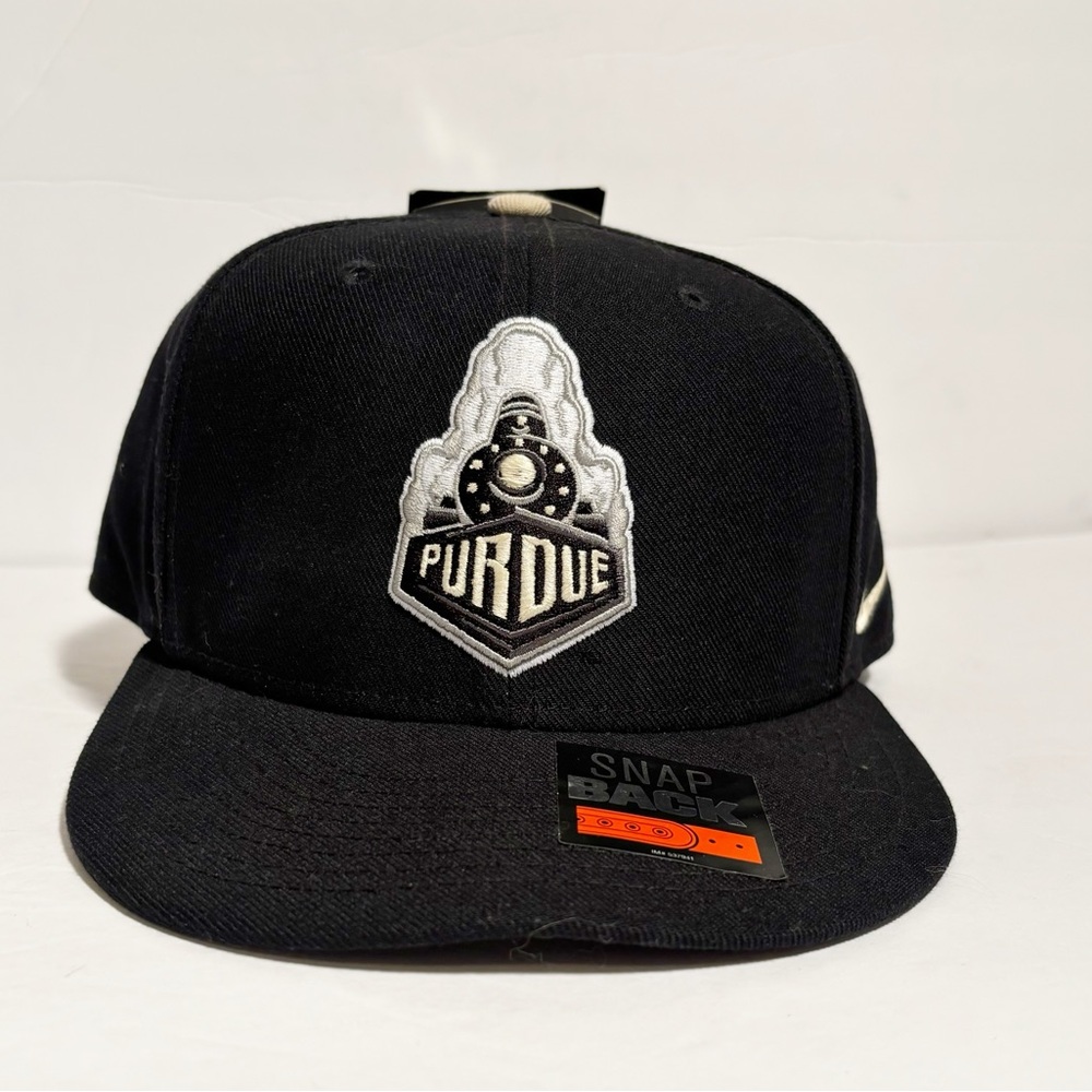 Nike NWT Purdue Snapback